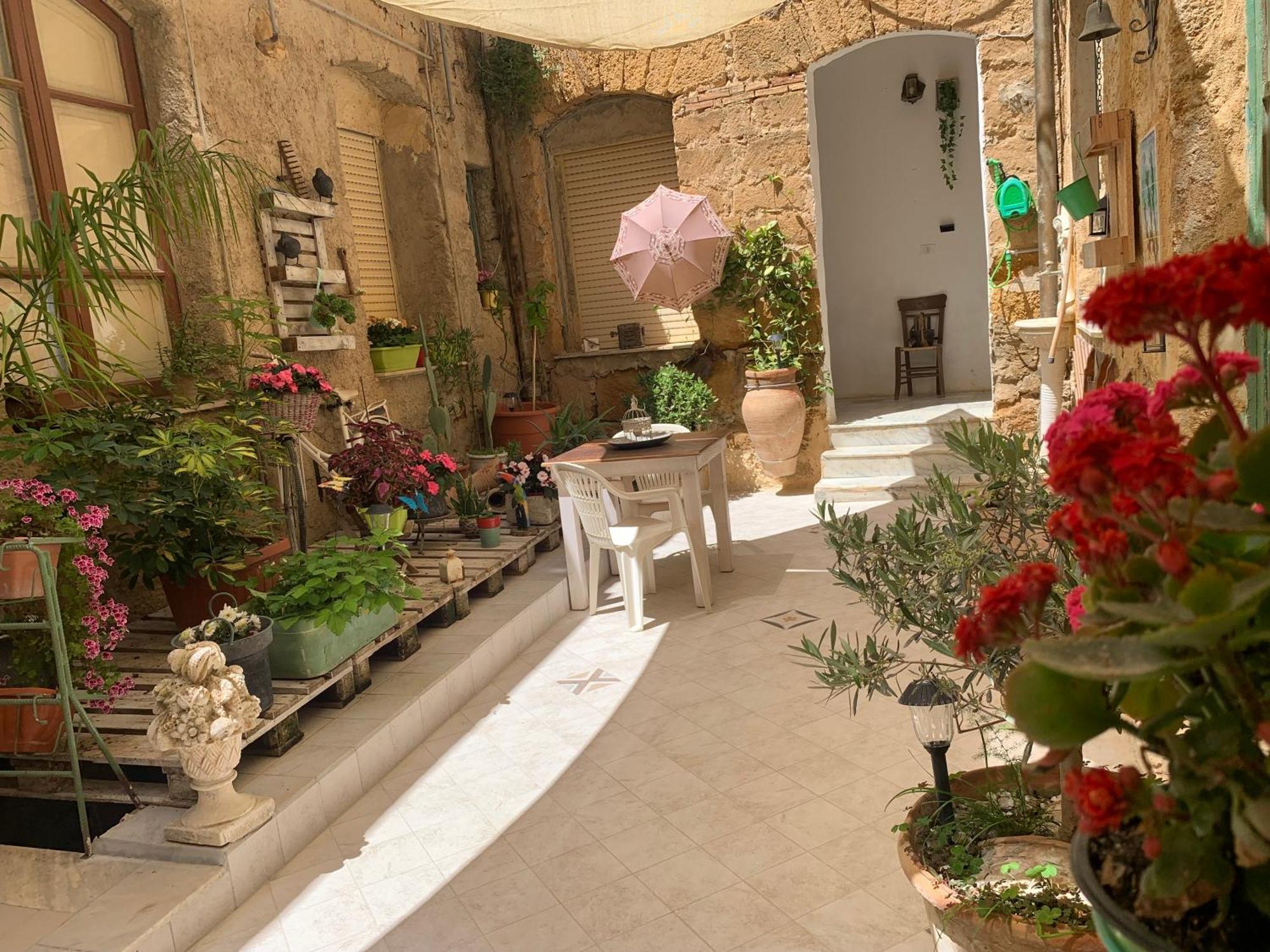 Ferienwohnung Il Vecchio Cortile Agrigent Exterior foto