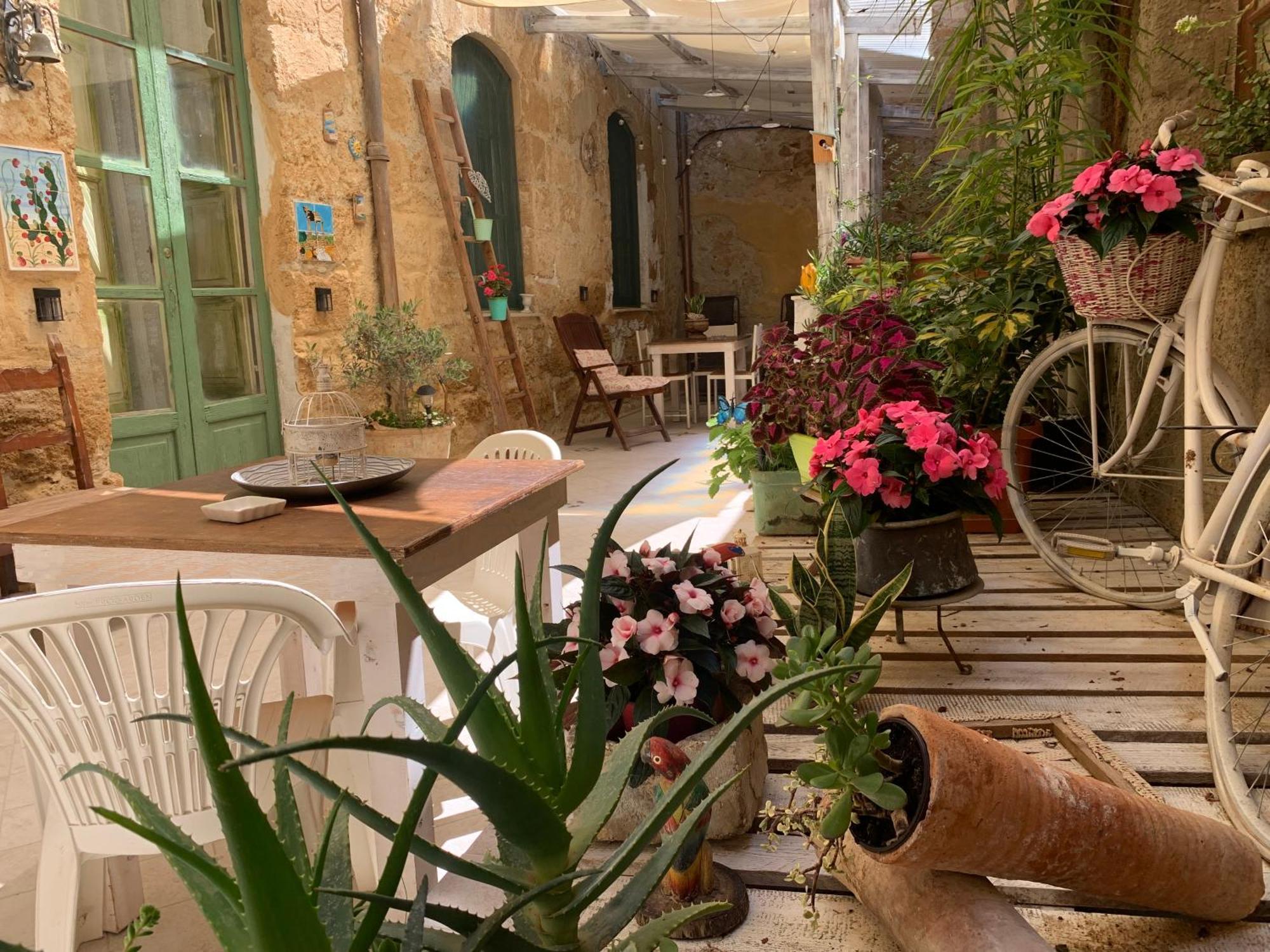 Ferienwohnung Il Vecchio Cortile Agrigent Exterior foto